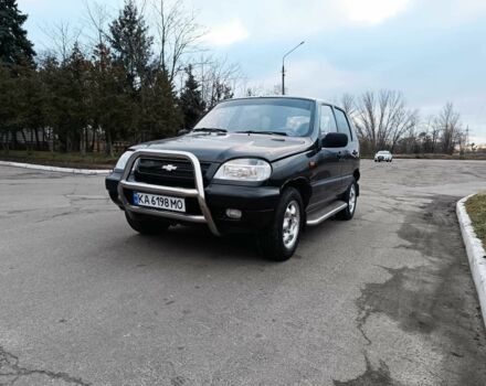 Черный Шевроле Нива, объемом двигателя 1.7 л и пробегом 195 тыс. км за 3100 $, фото 1 на Automoto.ua