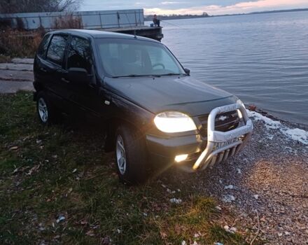 Черный Шевроле Нива, объемом двигателя 1 л и пробегом 234 тыс. км за 3300 $, фото 1 на Automoto.ua