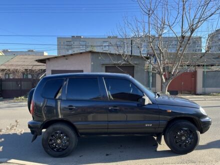 Чорний Шевроле Нива, об'ємом двигуна 0 л та пробігом 175 тис. км за 5300 $, фото 1 на Automoto.ua