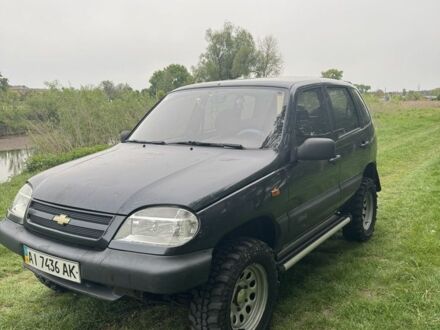 Шевроле Нива 2007 у Изюме на Automoto.ua Чорний Шевроле Нива, об'ємом двигуна 1.7 л та пробігом 3 тис. км за 3200 $, фото 1 на Automoto.ua