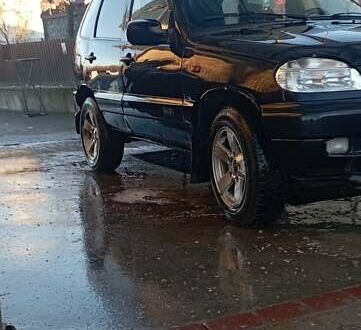 Шевроле Нива 2007 в Ярмолинцы на Automoto.ua Черный Шевроле Нива, объемом двигателя 1.69 л и пробегом 189 тыс. км за 3500 $, фото 1 на Automoto.ua