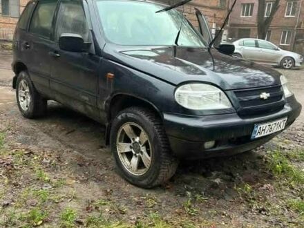 Чорний Шевроле Нива, об'ємом двигуна 1.7 л та пробігом 300 тис. км за 4000 $, фото 1 на Automoto.ua