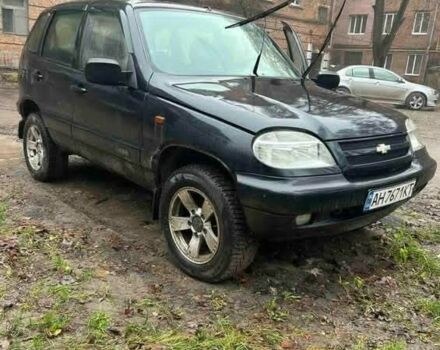Черный Шевроле Нива, объемом двигателя 1.7 л и пробегом 300 тыс. км за 4000 $, фото 1 на Automoto.ua