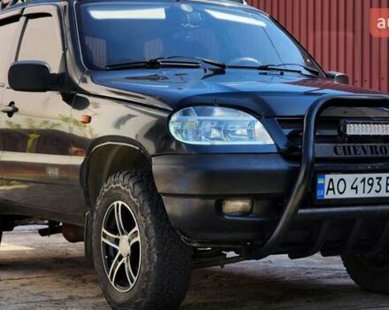 Чорний Шевроле Нива, об'ємом двигуна 1.69 л та пробігом 192 тис. км за 6000 $, фото 1 на Automoto.ua