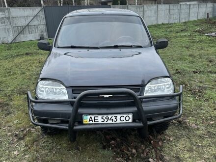 Черный Шевроле Нива, объемом двигателя 1.7 л и пробегом 115 тыс. км за 3300 $, фото 1 на Automoto.ua