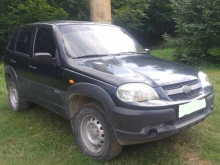 Черный Шевроле Нива, объемом двигателя 1.69 л и пробегом 148 тыс. км за 4950 $, фото 1 на Automoto.ua