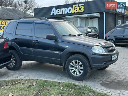 Черный Шевроле Нива, объемом двигателя 1.69 л и пробегом 118 тыс. км за 7500 $, фото 1 на Automoto.ua