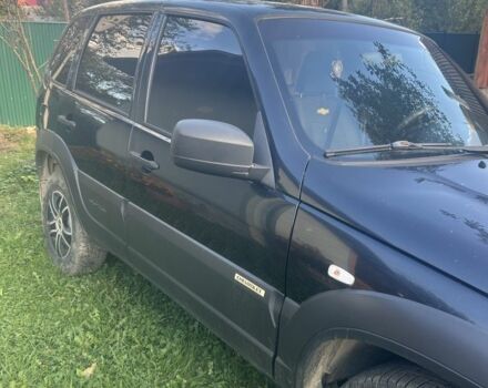 Чорний Шевроле Нива, об'ємом двигуна 1.7 л та пробігом 125 тис. км за 7000 $, фото 1 на Automoto.ua