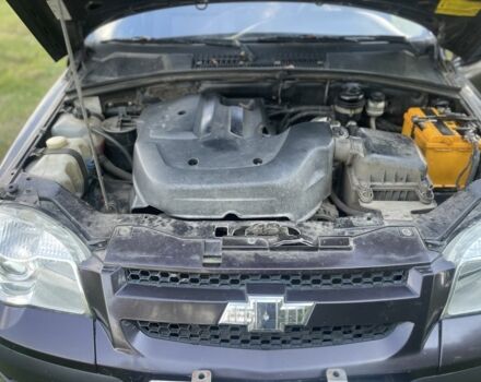 Коричневый Шевроле Нива, объемом двигателя 1.7 л и пробегом 250 тыс. км за 3500 $, фото 5 на Automoto.ua