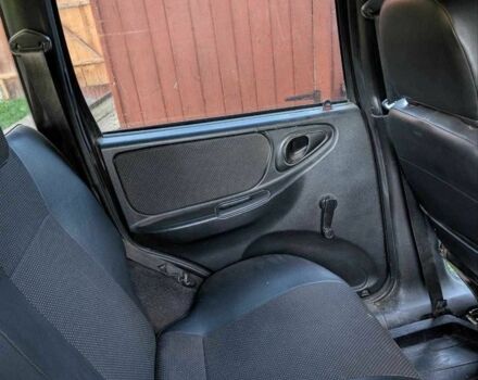 Коричневый Шевроле Нива, объемом двигателя 1.7 л и пробегом 170 тыс. км за 4800 $, фото 3 на Automoto.ua