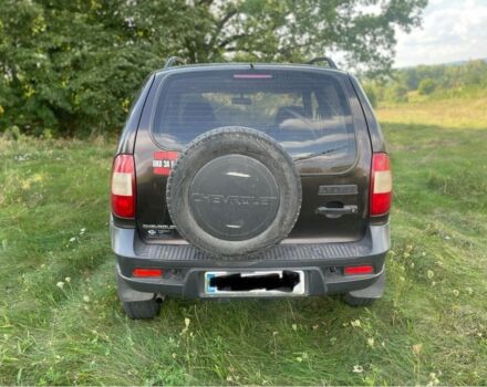 Коричневый Шевроле Нива, объемом двигателя 1.7 л и пробегом 250 тыс. км за 3500 $, фото 4 на Automoto.ua