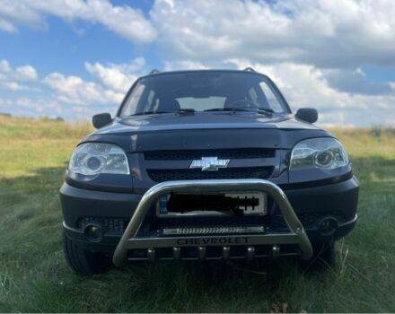 Коричневый Шевроле Нива, объемом двигателя 1.7 л и пробегом 250 тыс. км за 3500 $, фото 1 на Automoto.ua