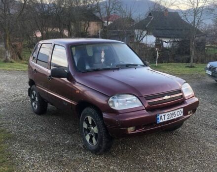 Красный Шевроле Нива, объемом двигателя 1.7 л и пробегом 280 тыс. км за 2350 $, фото 2 на Automoto.ua