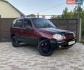 Червоний Шевроле Нива, об'ємом двигуна 1.7 л та пробігом 250 тис. км за 2950 $, фото 1 на Automoto.ua