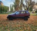 Червоний Шевроле Нива, об'ємом двигуна 1.7 л та пробігом 301 тис. км за 2950 $, фото 5 на Automoto.ua