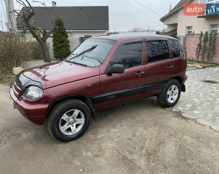 Червоний Шевроле Нива, об'ємом двигуна 1.69 л та пробігом 200 тис. км за 4450 $, фото 1 на Automoto.ua