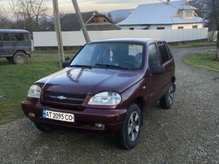 Червоний Шевроле Нива, об'ємом двигуна 1.7 л та пробігом 280 тис. км за 2350 $, фото 1 на Automoto.ua