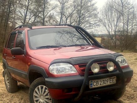 Червоний Шевроле Нива, об'ємом двигуна 1.7 л та пробігом 217 тис. км за 3900 $, фото 1 на Automoto.ua