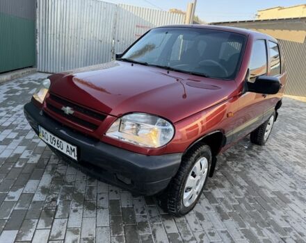 Красный Шевроле Нива, объемом двигателя 1.7 л и пробегом 140 тыс. км за 4000 $, фото 1 на Automoto.ua