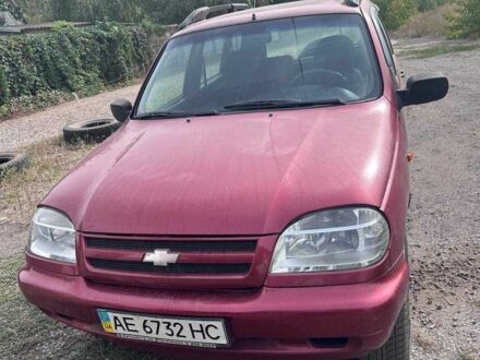 Шевроле Нива 2007 у Кривому Розі на Automoto.ua Червоний Шевроле Нива, об'ємом двигуна 1.7 л та пробігом 1 тис. км за 3400 $, фото 1 на Automoto.ua