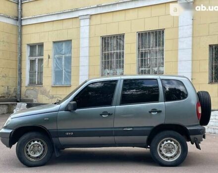 Шевроле Нива, объемом двигателя 1.7 л и пробегом 157 тыс. км за 3790 $, фото 5 на Automoto.ua