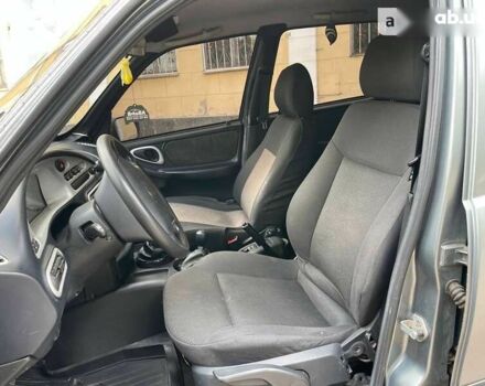 Шевроле Нива, объемом двигателя 1.7 л и пробегом 157 тыс. км за 3790 $, фото 10 на Automoto.ua
