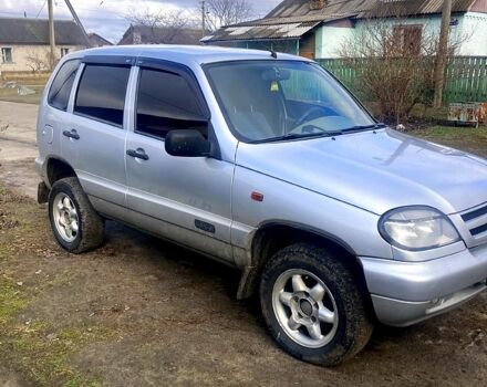Шевроле Нива, объемом двигателя 1.7 л и пробегом 200 тыс. км за 3500 $, фото 4 на Automoto.ua