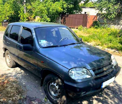 Шевроле Нива, объемом двигателя 1.7 л и пробегом 139 тыс. км за 3300 $, фото 2 на Automoto.ua