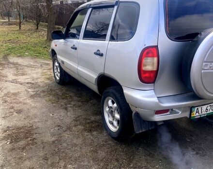 Шевроле Нива, объемом двигателя 1.7 л и пробегом 200 тыс. км за 3500 $, фото 2 на Automoto.ua
