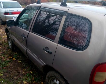 Шевроле Нива, объемом двигателя 1.7 л и пробегом 444 тыс. км за 2700 $, фото 5 на Automoto.ua