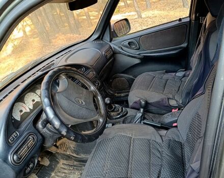 Шевроле Нива, объемом двигателя 1.7 л и пробегом 350 тыс. км за 1800 $, фото 10 на Automoto.ua