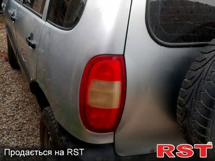 Шевроле Нива, объемом двигателя 1.7 л и пробегом 98 тыс. км за 3300 $, фото 1 на Automoto.ua