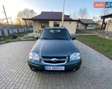 Шевроле Нива, объемом двигателя 1.69 л и пробегом 156 тыс. км за 5700 $, фото 2 на Automoto.ua