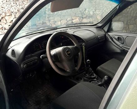 Шевроле Нива, объемом двигателя 17 л и пробегом 182 тыс. км за 4500 $, фото 5 на Automoto.ua