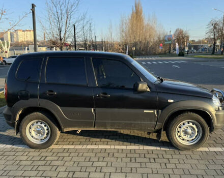 Шевроле Нива, объемом двигателя 1.69 л и пробегом 160 тыс. км за 5300 $, фото 2 на Automoto.ua