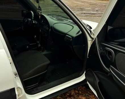 Шевроле Нива, объемом двигателя 1.7 л и пробегом 157 тыс. км за 6100 $, фото 9 на Automoto.ua