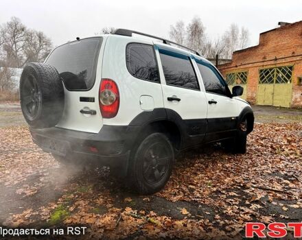 Шевроле Нива, объемом двигателя 1.7 л и пробегом 157 тыс. км за 6100 $, фото 4 на Automoto.ua