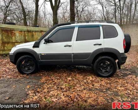 Шевроле Нива, объемом двигателя 1.7 л и пробегом 157 тыс. км за 6100 $, фото 2 на Automoto.ua