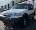 Шевроле Нива, объемом двигателя 1.7 л и пробегом 98 тыс. км за 7500 $, фото 2 на Automoto.ua
