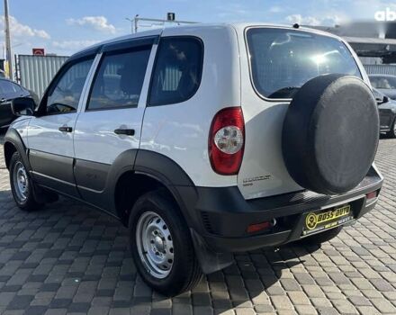 Шевроле Нива, объемом двигателя 1.7 л и пробегом 98 тыс. км за 7500 $, фото 4 на Automoto.ua