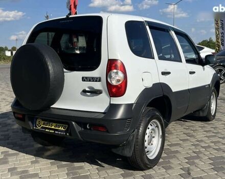 Шевроле Нива, объемом двигателя 1.7 л и пробегом 98 тыс. км за 7500 $, фото 6 на Automoto.ua