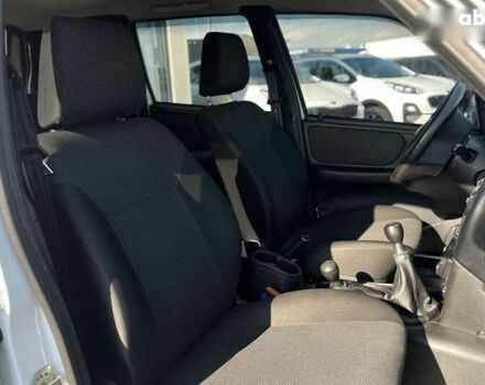 Шевроле Нива, объемом двигателя 1.7 л и пробегом 98 тыс. км за 7500 $, фото 10 на Automoto.ua