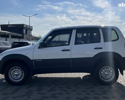 Шевроле Нива, объемом двигателя 1.7 л и пробегом 98 тыс. км за 7500 $, фото 3 на Automoto.ua