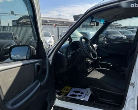 Шевроле Нива, объемом двигателя 1.7 л и пробегом 98 тыс. км за 7500 $, фото 16 на Automoto.ua