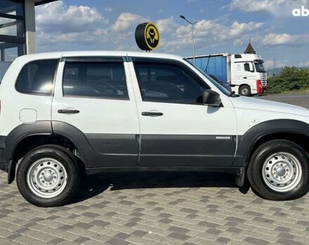 Шевроле Нива, объемом двигателя 1.7 л и пробегом 98 тыс. км за 7500 $, фото 7 на Automoto.ua