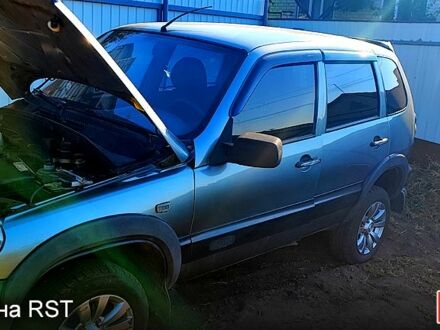 Шевроле Нива, объемом двигателя 1.7 л и пробегом 133 тыс. км за 3100 $, фото 1 на Automoto.ua