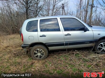 Шевроле Нива, объемом двигателя 1.7 л и пробегом 220 тыс. км за 4300 $, фото 1 на Automoto.ua