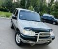 Серый Шевроле Нива, объемом двигателя 1.7 л и пробегом 112 тыс. км за 4600 $, фото 1 на Automoto.ua