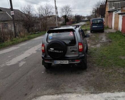 Серый Шевроле Нива, объемом двигателя 1.7 л и пробегом 193 тыс. км за 3000 $, фото 3 на Automoto.ua