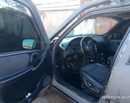 Серый Шевроле Нива, объемом двигателя 1.7 л и пробегом 170 тыс. км за 4100 $, фото 5 на Automoto.ua